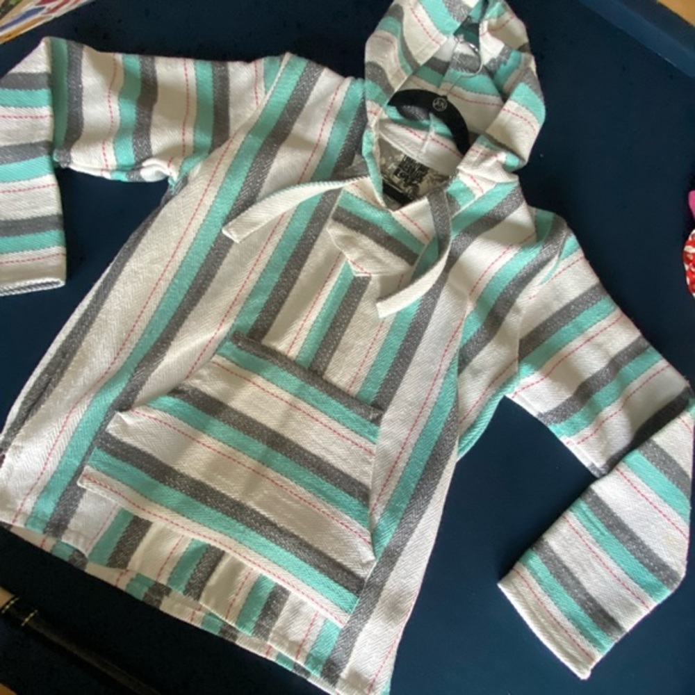 Comfy hooded pullover ny SENOR LOPEZ! Soft, unisex, front pocket, like NEW....